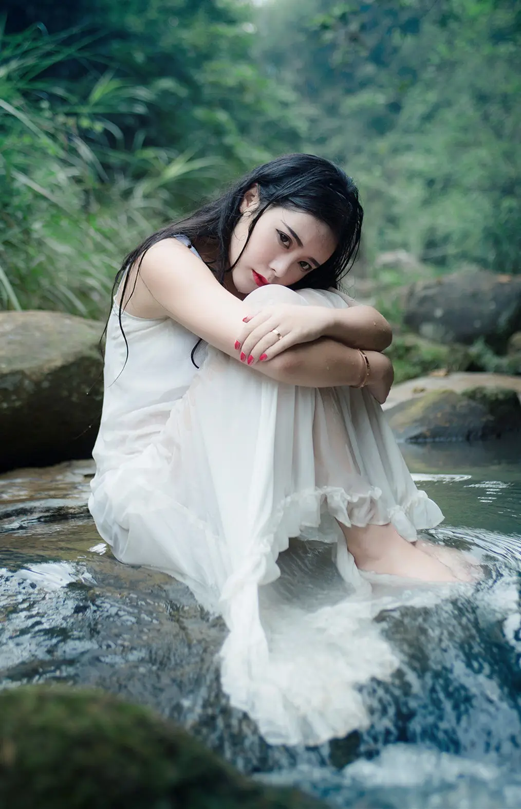 克拉玛依郑州高端私人伴游小野梨子