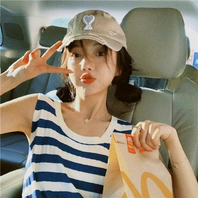 克拉玛依伴游女生铎忆柏的资料
