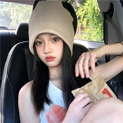 克拉玛依伴游女生丛河灵的资料